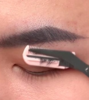 do eyebrows grow back if cut with scissors