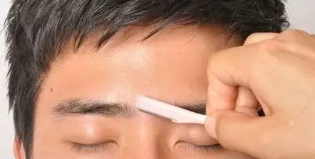 5-Minute Sharp Men’s Eyebrow Grooming Illustrated Guide: Master Neat, Confident Brows Easily